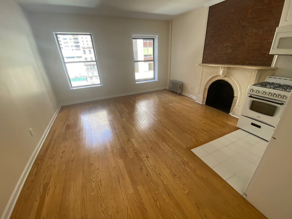60 West 56th Street - Photo 4