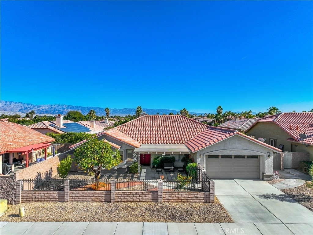 43760 Milan Court - Photo 1
