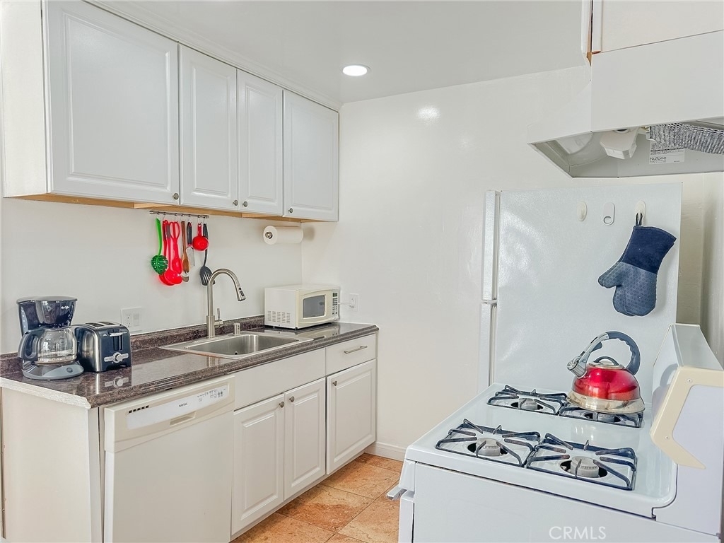 33922 Malaga Drive - Photo 11