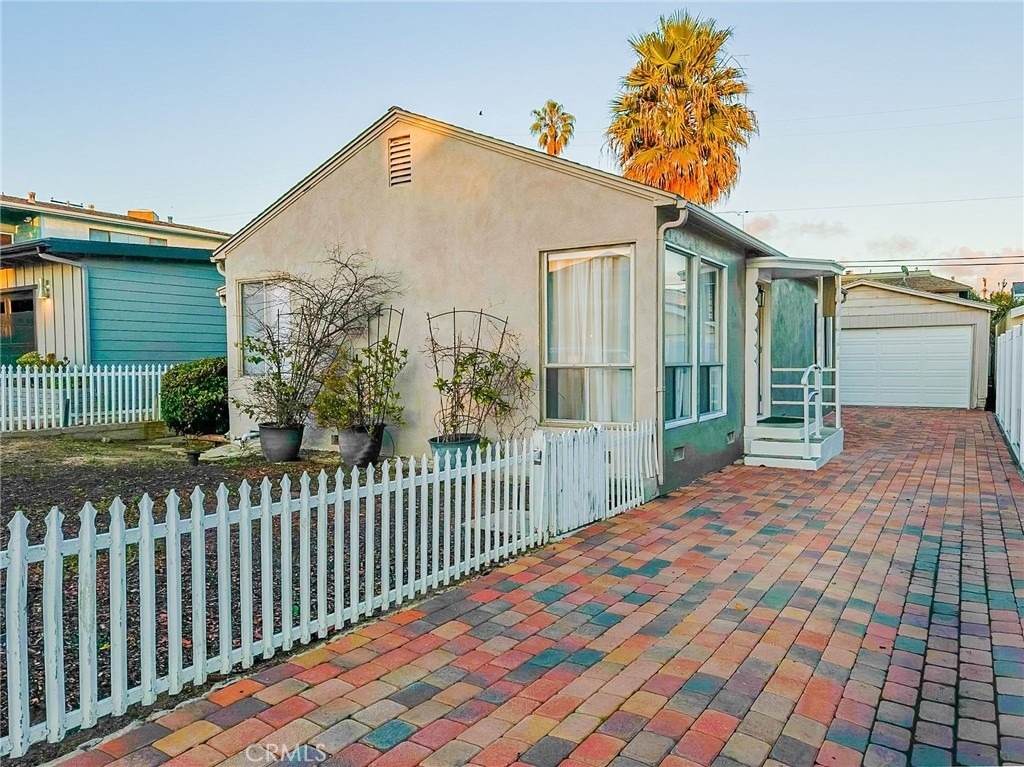 33922 Malaga Drive - Photo 0