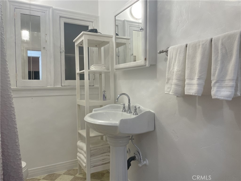 428 S Ditmar Street - Photo 9