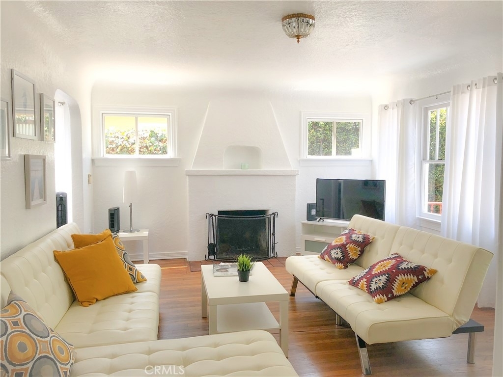 428 S Ditmar Street - Photo 1