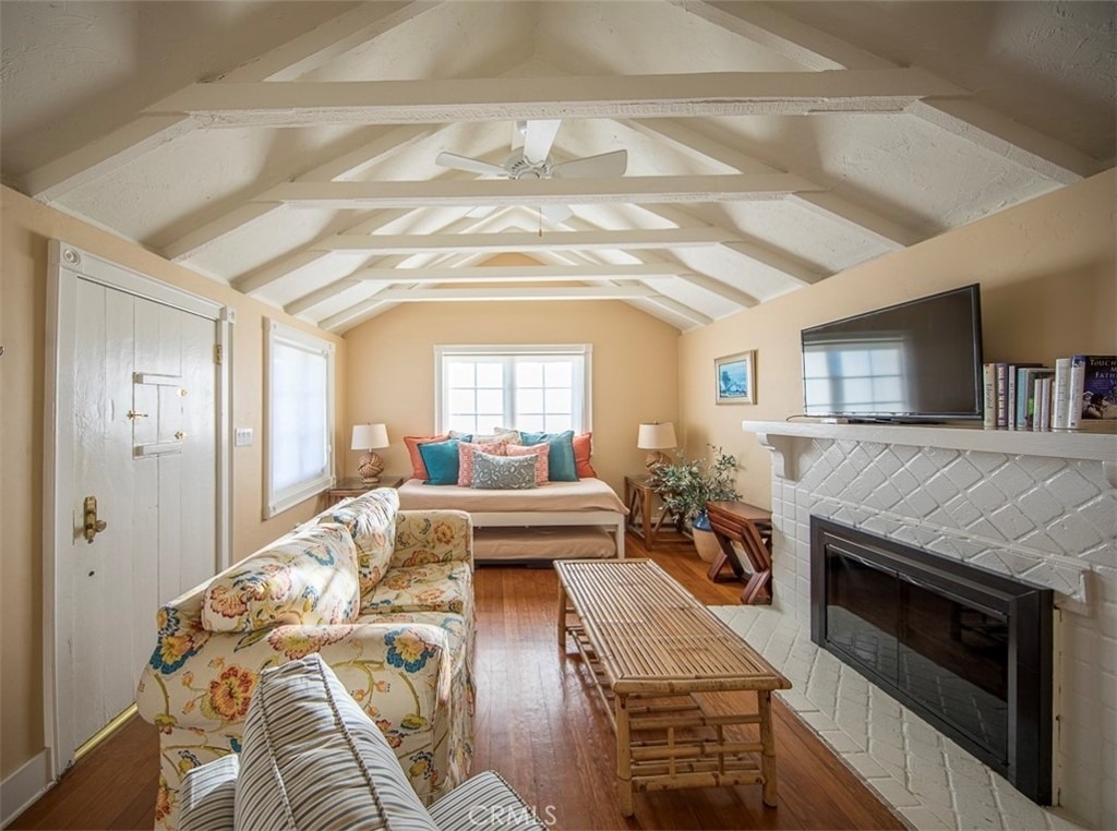 1086 Glenneyre Street - Photo 10