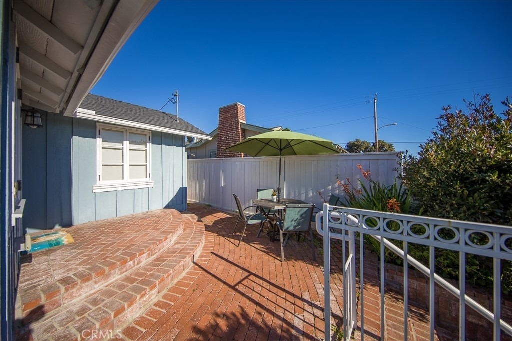 1086 Glenneyre Street - Photo 6