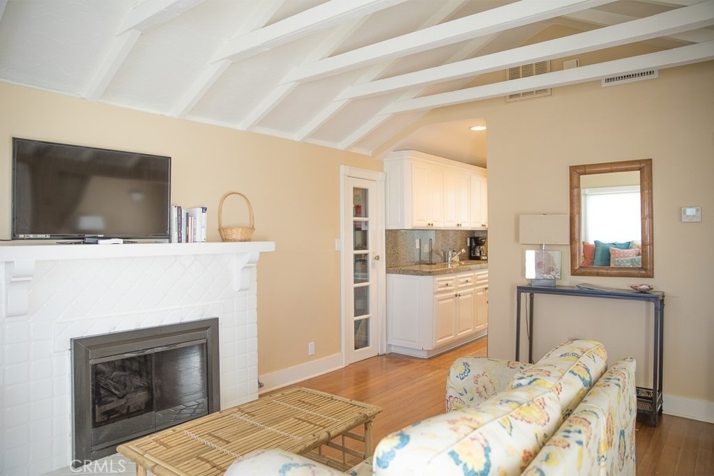 1086 Glenneyre Street - Photo 11