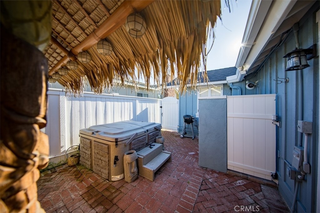 1086 Glenneyre Street - Photo 37
