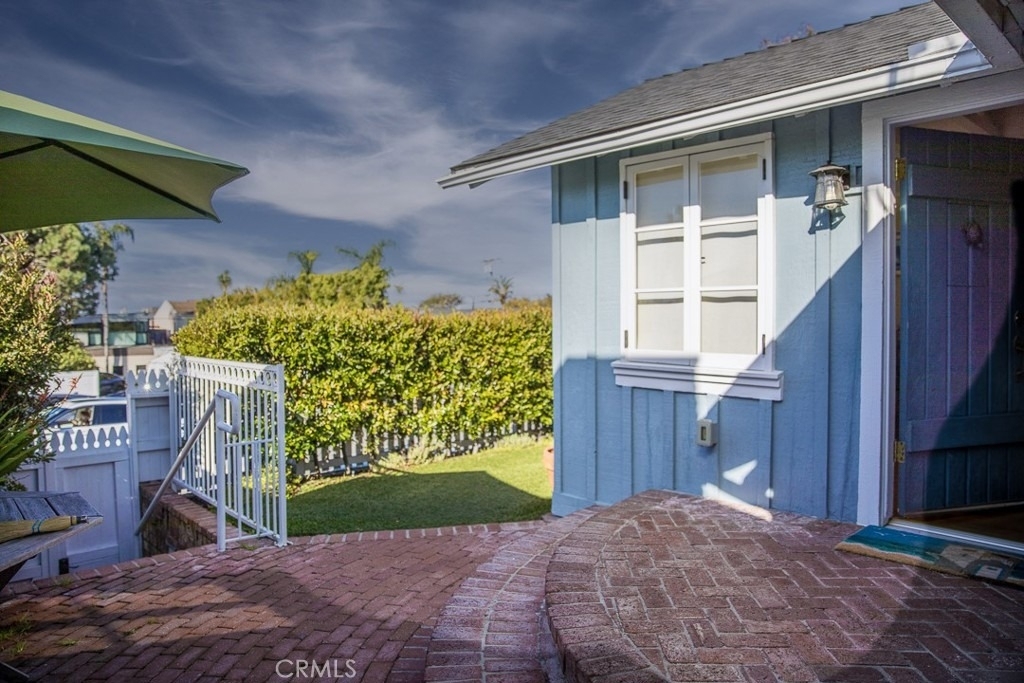1086 Glenneyre Street - Photo 0