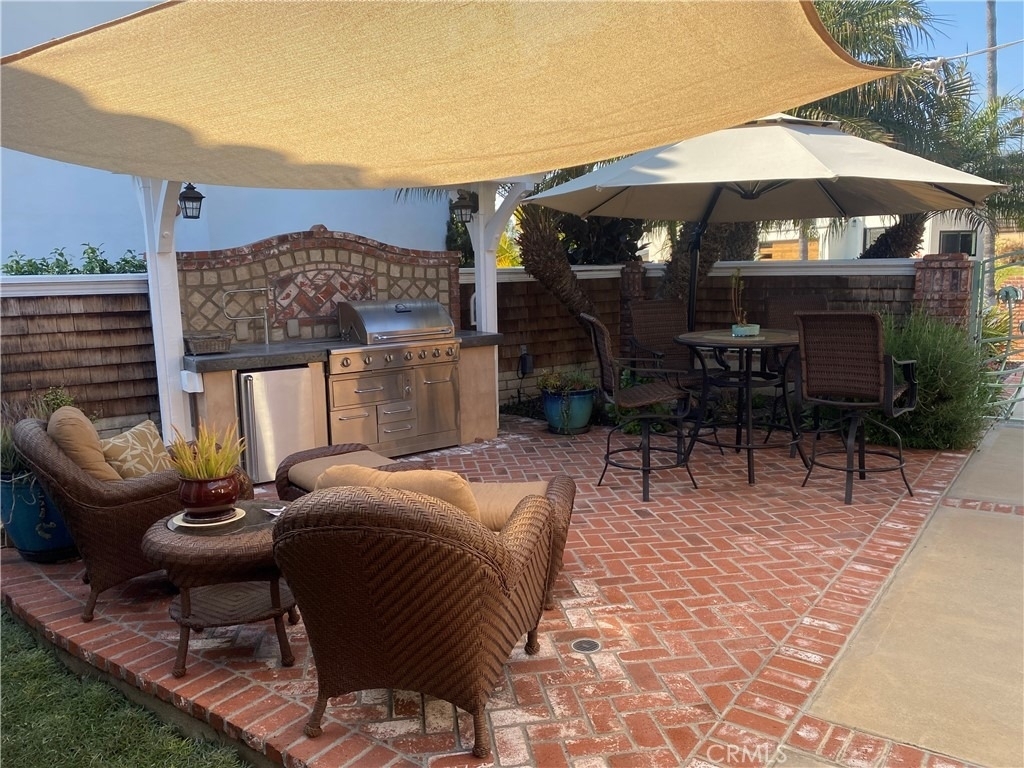 231 Avenida Princesa - Photo 2