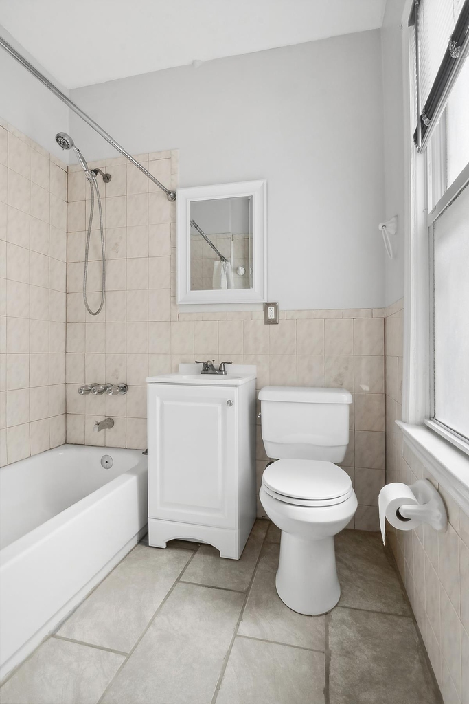 959 East 13th Street - Photo 3