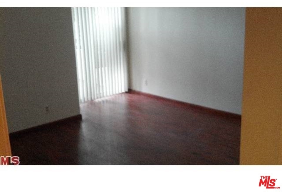 1607 N Glendon Avenue - Photo 1