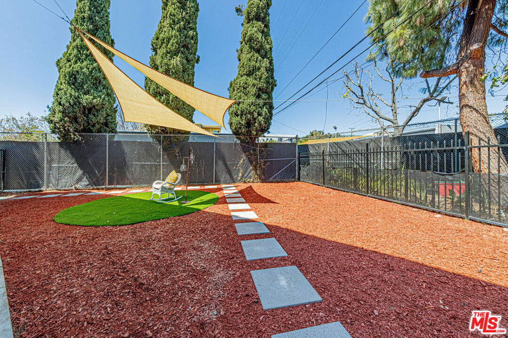 5633 La Mirada Avenue - Photo 0