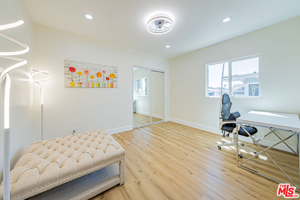 5633 La Mirada Avenue - Photo 14