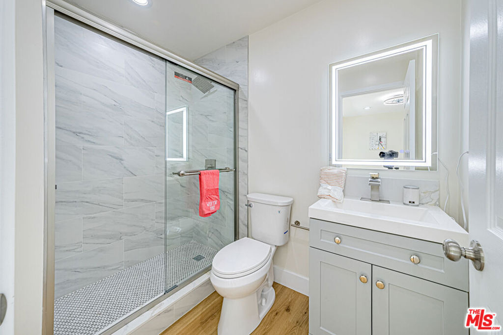 5633 La Mirada Avenue - Photo 12