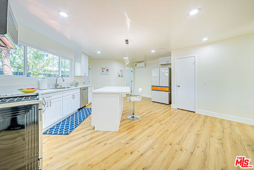 5633 La Mirada Avenue - Photo 11