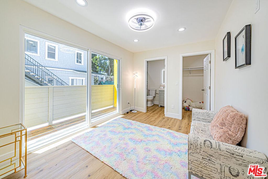 5633 La Mirada Avenue - Photo 8