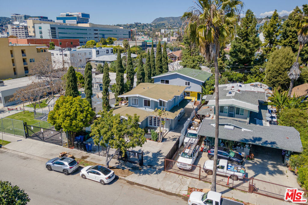5633 La Mirada Avenue - Photo 9
