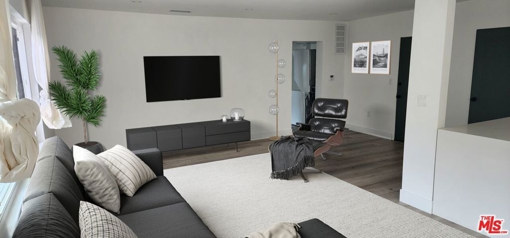 465 S Le Doux Road - Photo 2