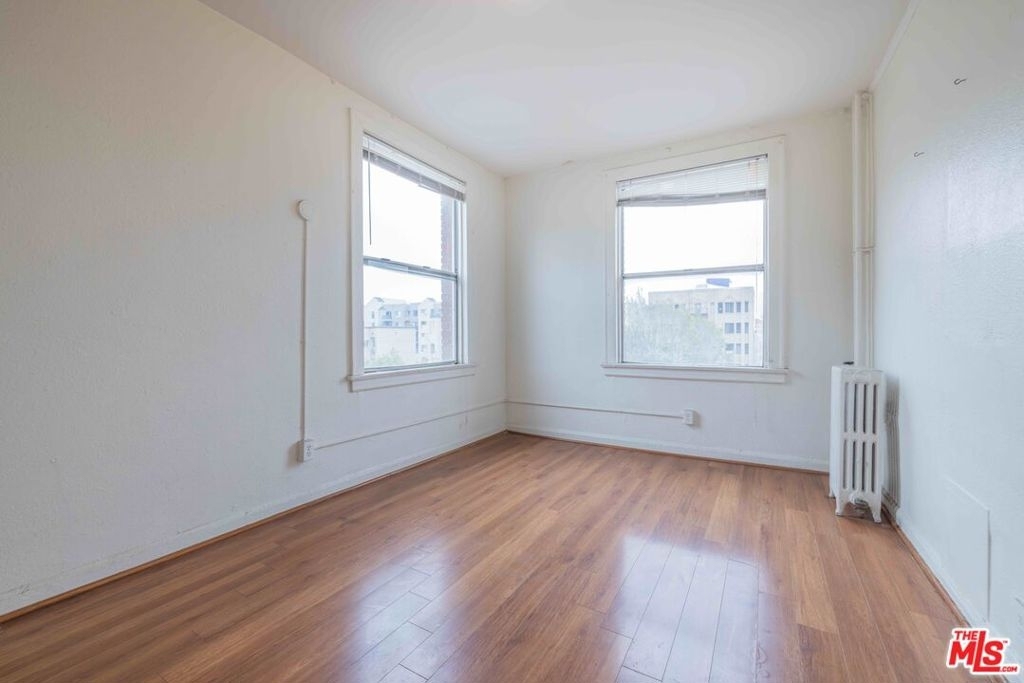 2619 W 8th Street - Photo 9