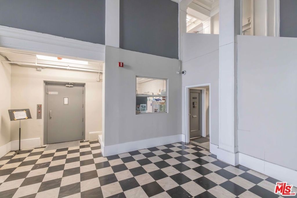 2619 W 8th Street - Photo 3