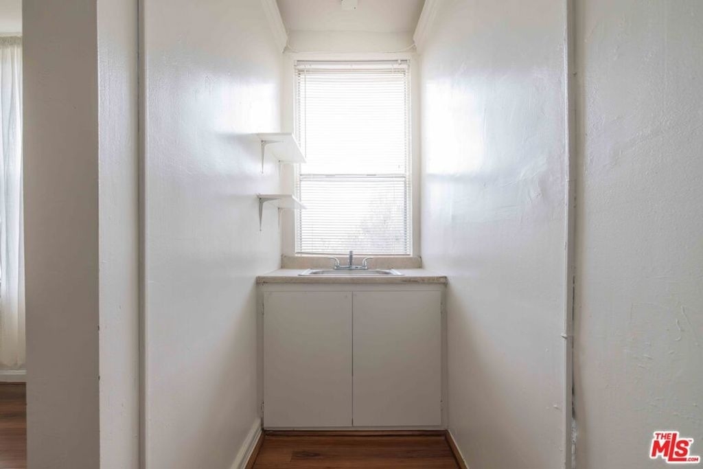2629 W 8th Street - Photo 10