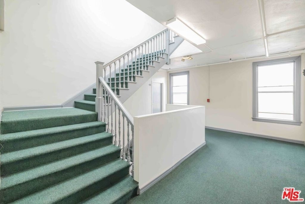 2629 W 8th Street - Photo 8
