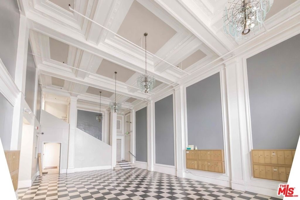 2629 W 8th Street - Photo 2