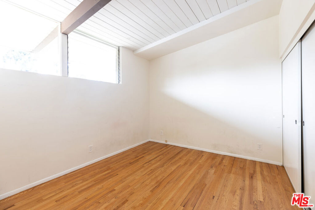 11133 Rose Avenue - Photo 8