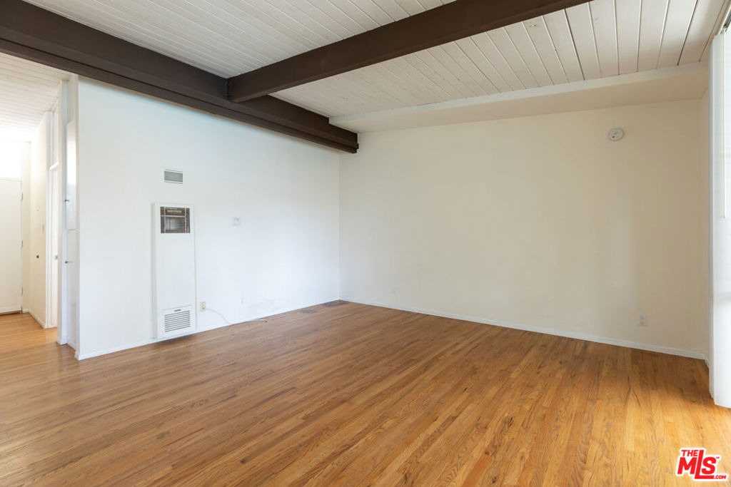 11133 Rose Avenue - Photo 3