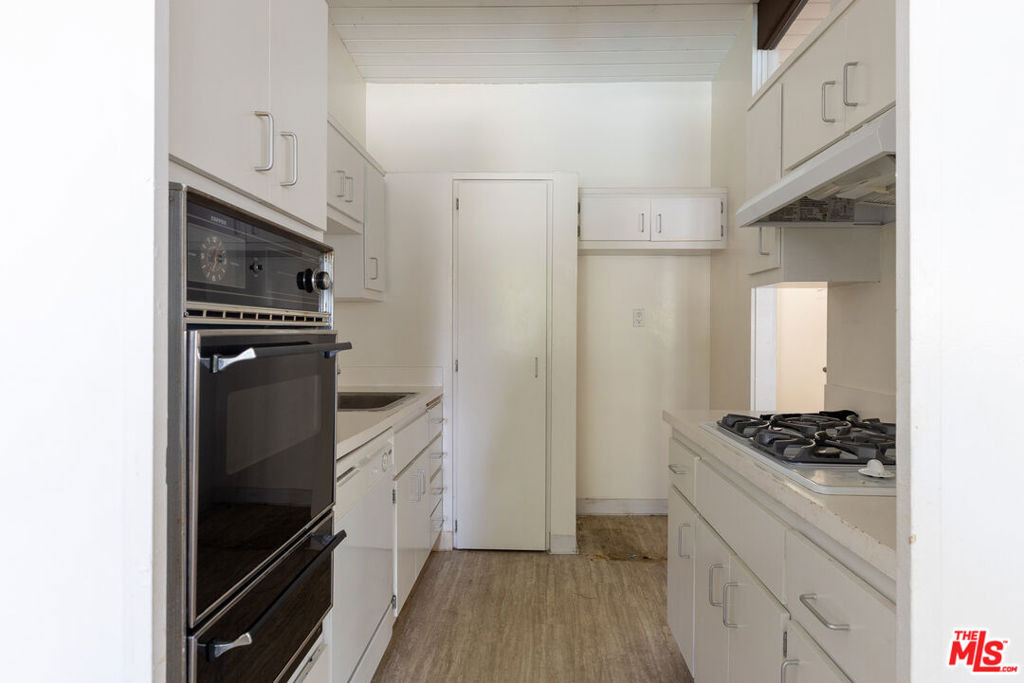 11133 Rose Avenue - Photo 6