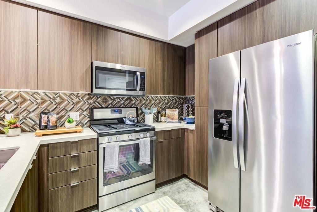 7290 Edinger Avenue - Photo 10