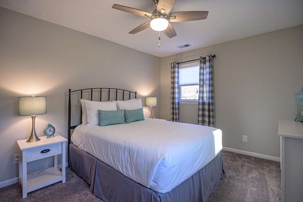 941 Pine Manor - Photo 20