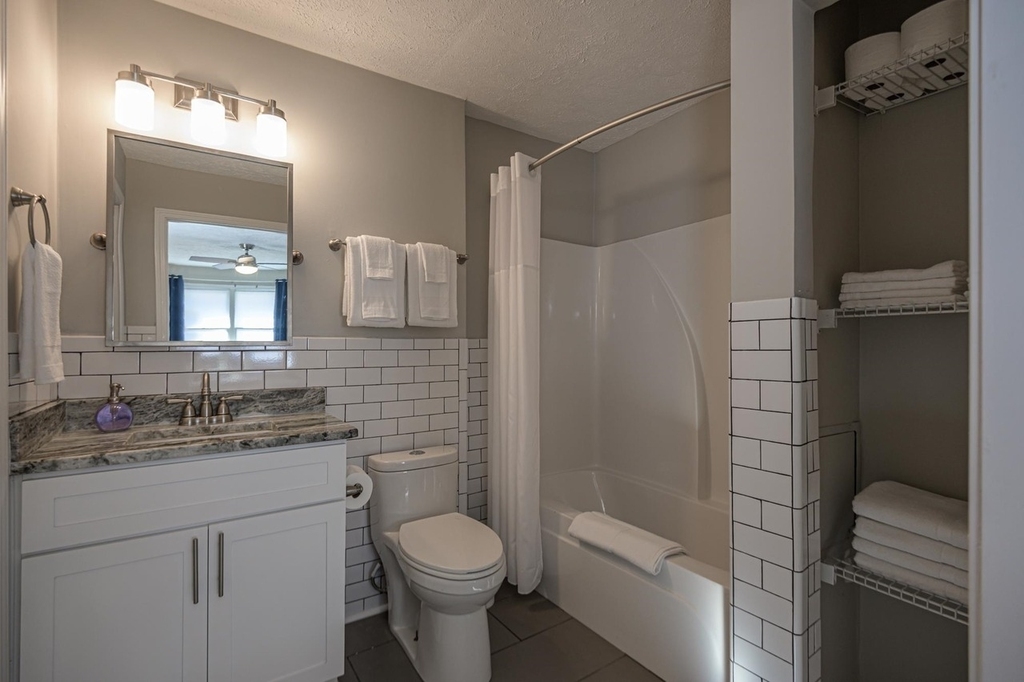 941 Pine Manor - Photo 15