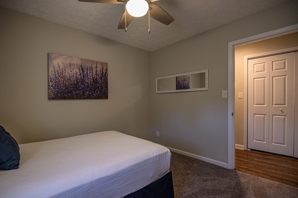 941 Pine Manor - Photo 18