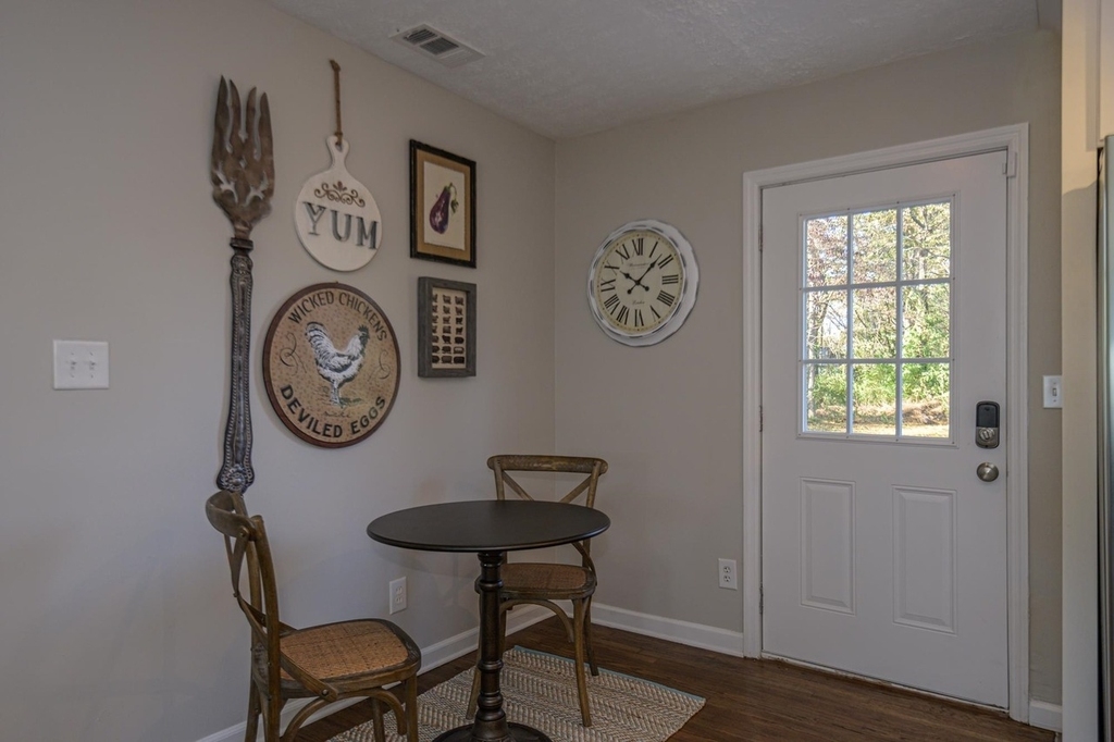 941 Pine Manor - Photo 4