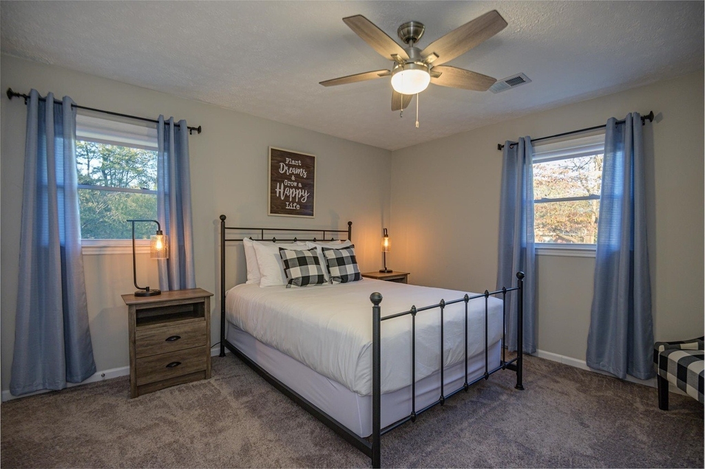 941 Pine Manor - Photo 21