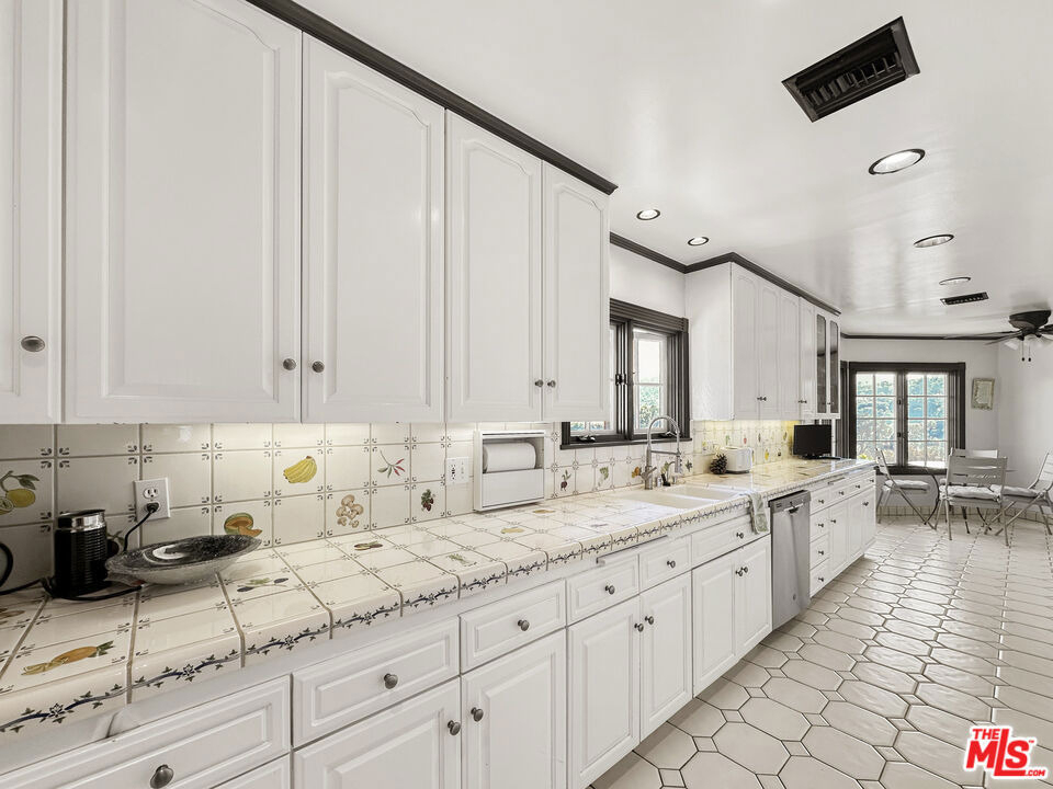 3537 Berry Drive - Photo 10