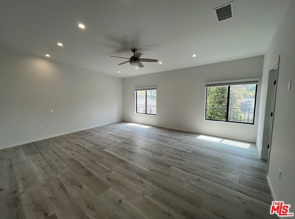 913 Hilldale Avenue - Photo 7