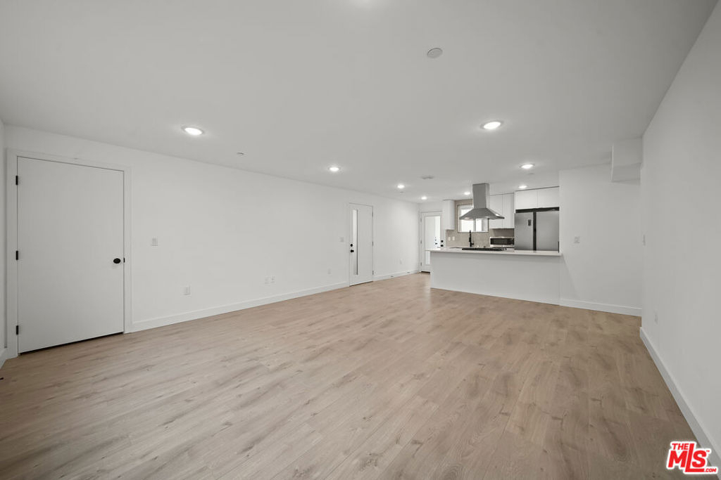 171 S Hoover Street - Photo 28