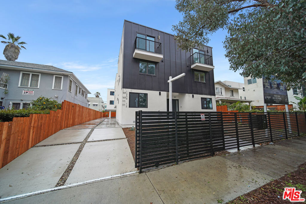 171 S Hoover Street - Photo 41