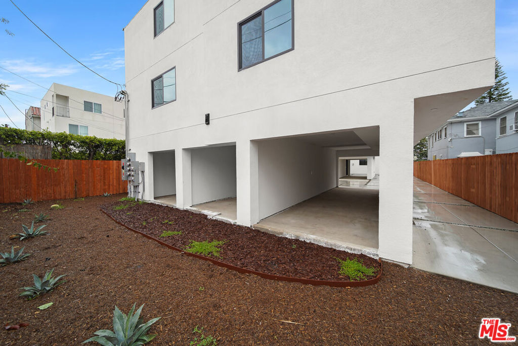 171 S Hoover Street - Photo 40