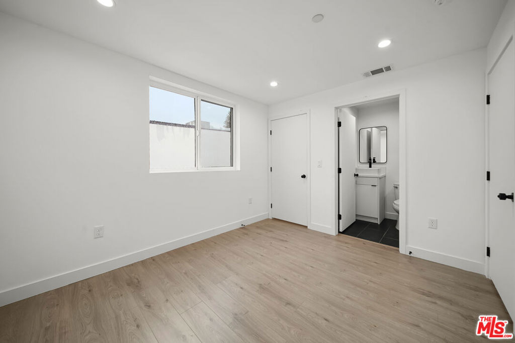 171 S Hoover Street - Photo 7
