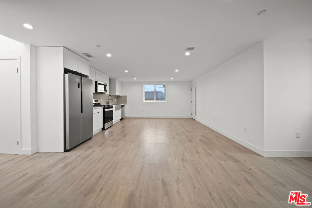 171 S Hoover Street - Photo 3