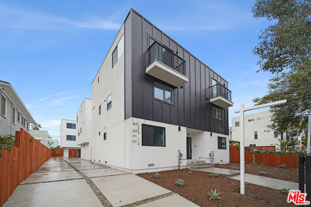 171 S Hoover Street - Photo 45