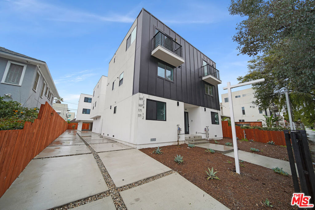 171 S Hoover Street - Photo 42