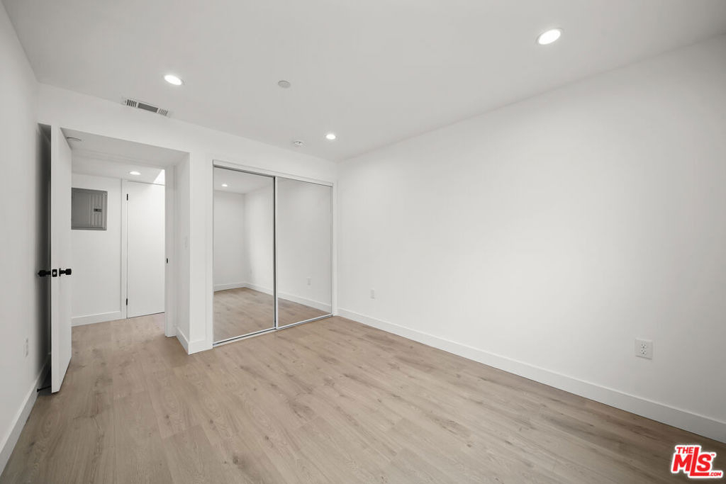 171 S Hoover Street - Photo 12