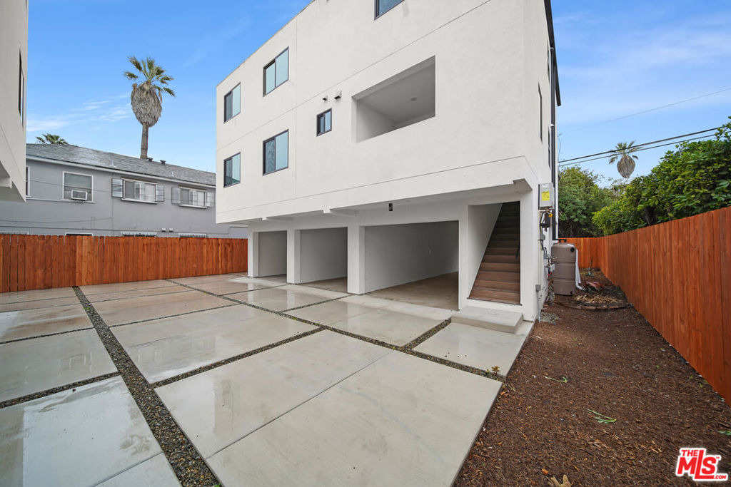 171 S Hoover Street - Photo 37