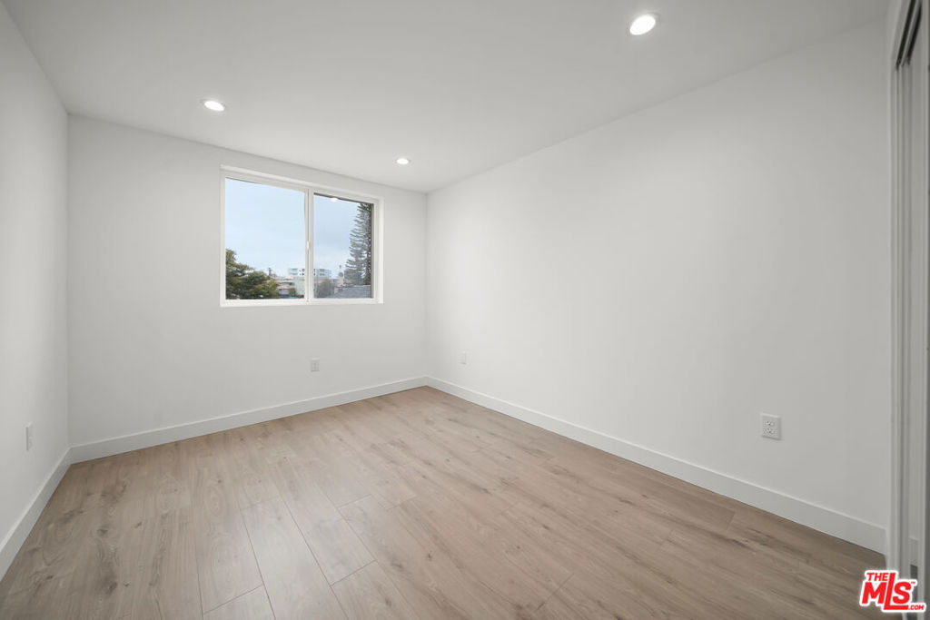 171 S Hoover Street - Photo 16