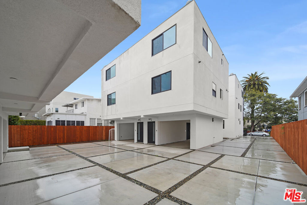 171 S Hoover Street - Photo 35