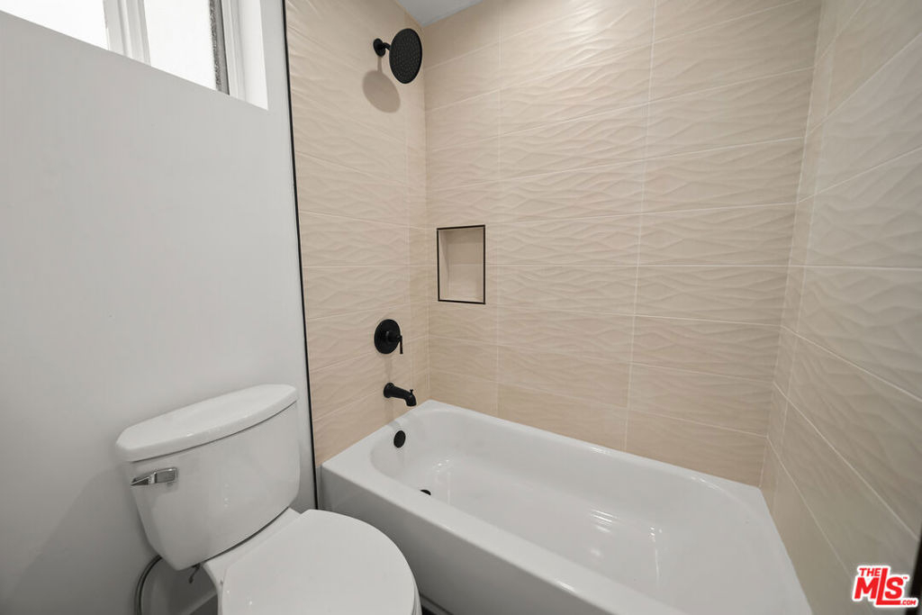 171 S Hoover Street - Photo 15