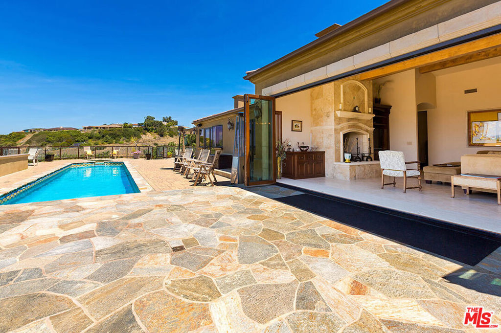 2624 Costebelle Drive - Photo 3